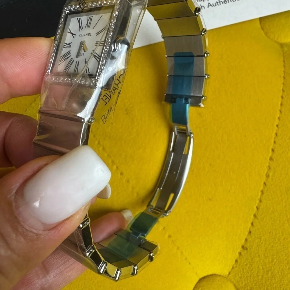 CHANEL sophisticated watch